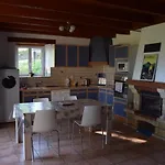 4 Personnes Dans Le Cantal Animaux Bienvenus Nyaraló