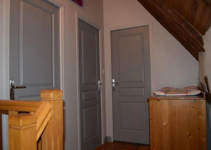 4 Personnes Dans Le Cantal Animaux Bienvenus Casa de Férias *